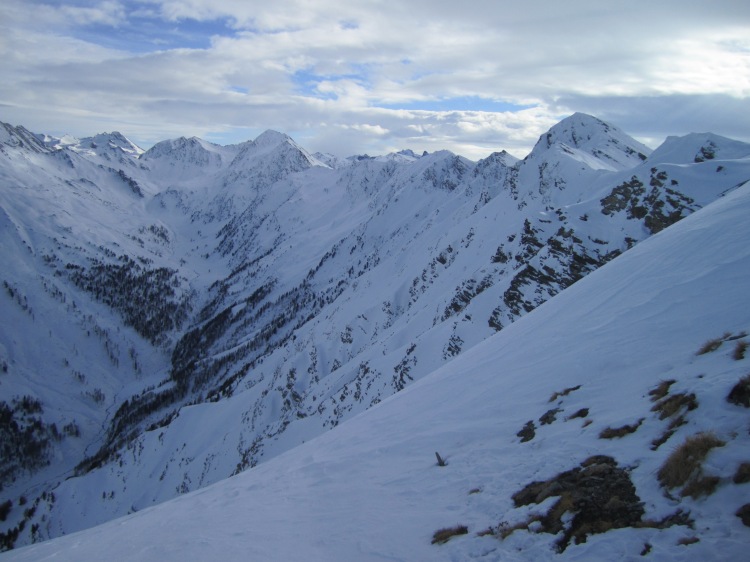 La vallée de Ségure vue depuis l'antécime du sommet de la Querlaye 