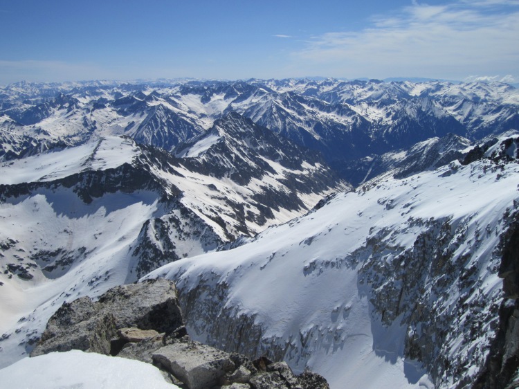 Panorama depuis le plus haut sommet des Pyrénées